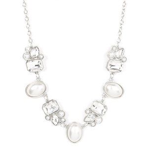 Paparazzi ​Sensational Showstopper - White